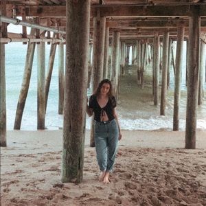 Meet your Posher, Larkin